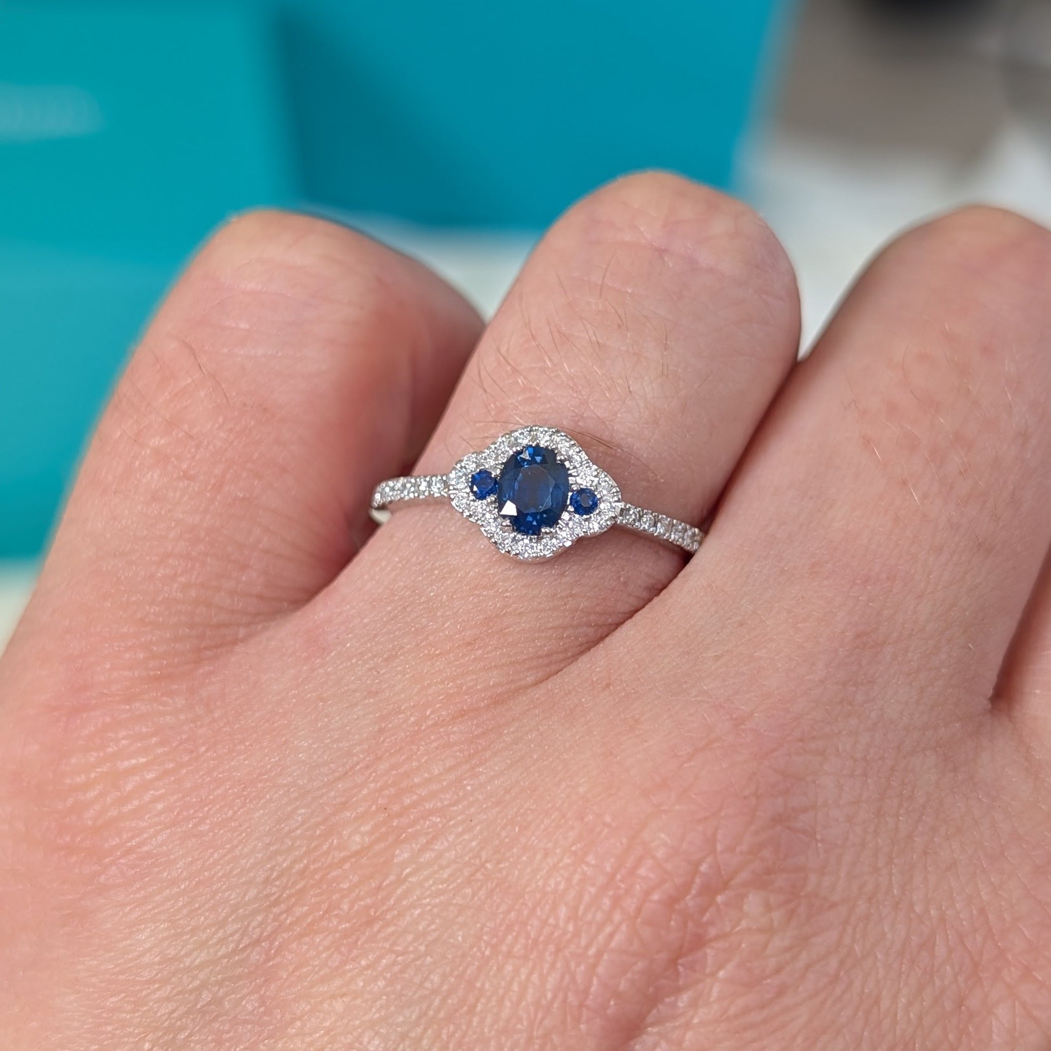 Sapphire and Diamond ring in 18ct White Gold