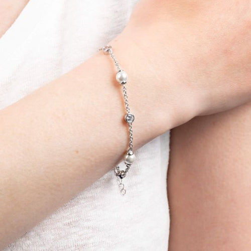 Simulated Pearl and Cubic Zirconia Bracelet in Silver.