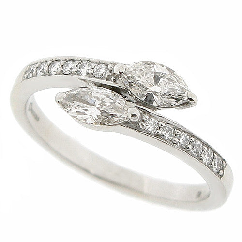 Marquise and brilliant cut diamond ring in platinum, 0.61ct total
