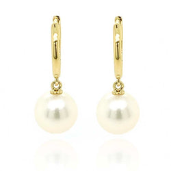 Pearl hoop earrings in 9ct yellow gold.