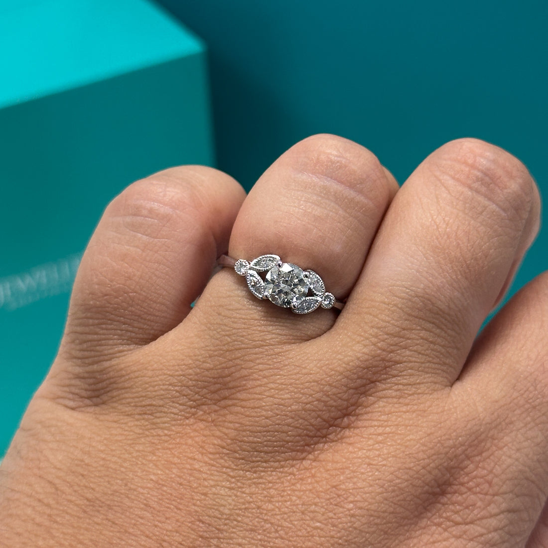 Brilliant &amp; marquise cut Diamond ring in platinum, 0.98ct