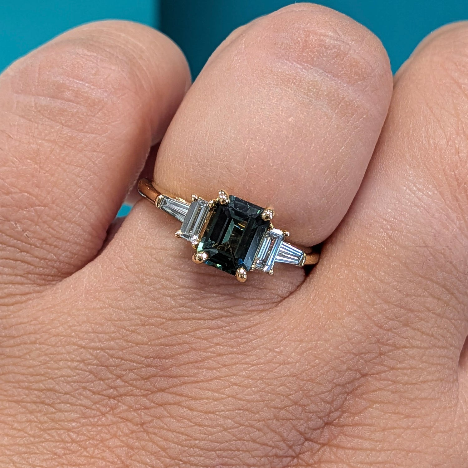 Green Sapphire &amp; Diamond Ring with Diamond Set Shoulders in 18ct Yellow Gold, 1.57ct