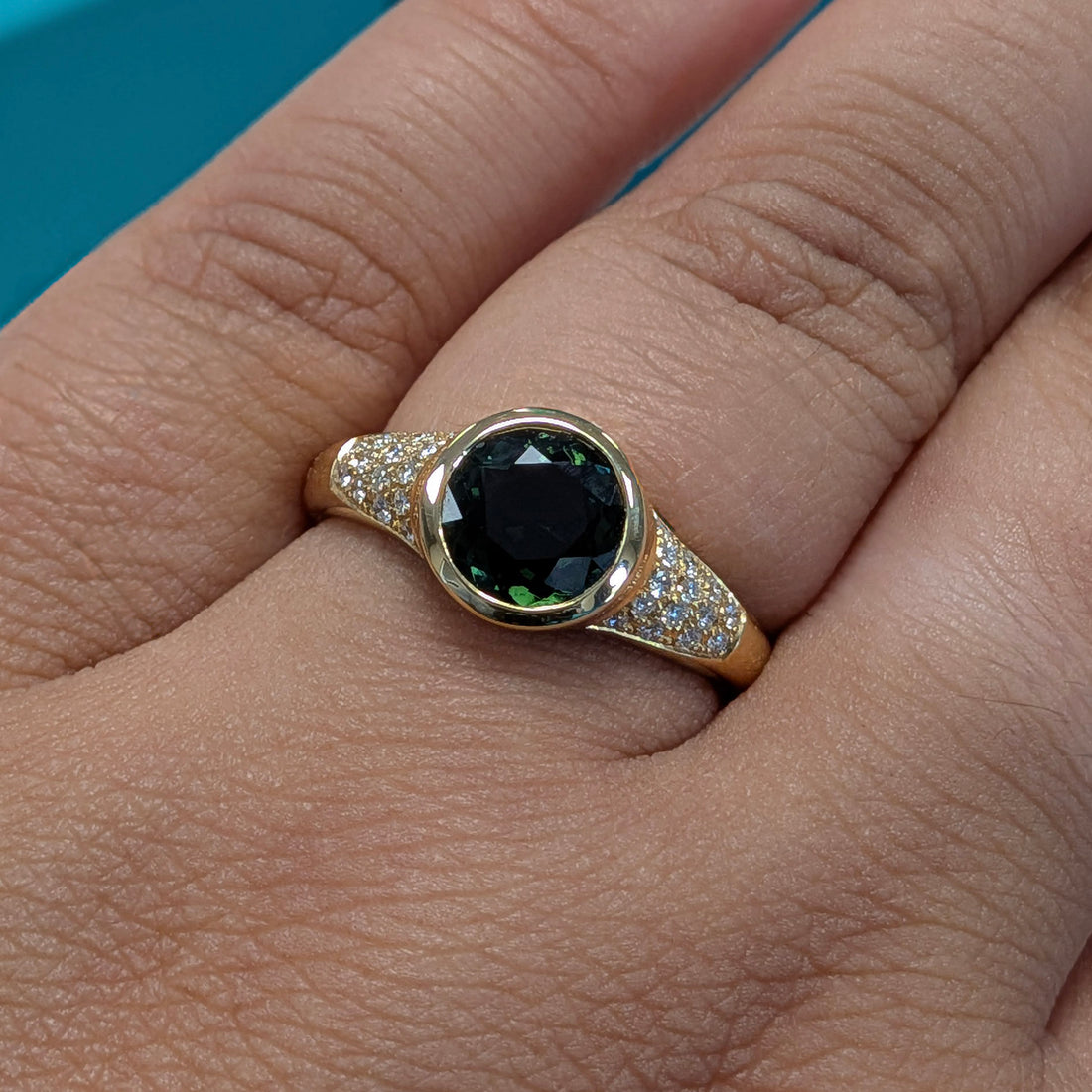Green Tourmaline &amp; Diamond Ring with Diamond Set Shoulders in 18ct Yellow Gold