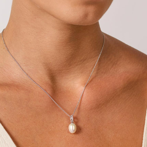 Kit Heath Revival Classic Pearl Glitz Necklace in Silver.