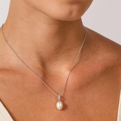 Kit Heath Revival Classic Pearl Glitz Necklace in Silver.