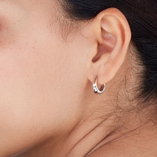 Kit Heath Bevel Cirque Small Huggie Hoop Earrings in Silver