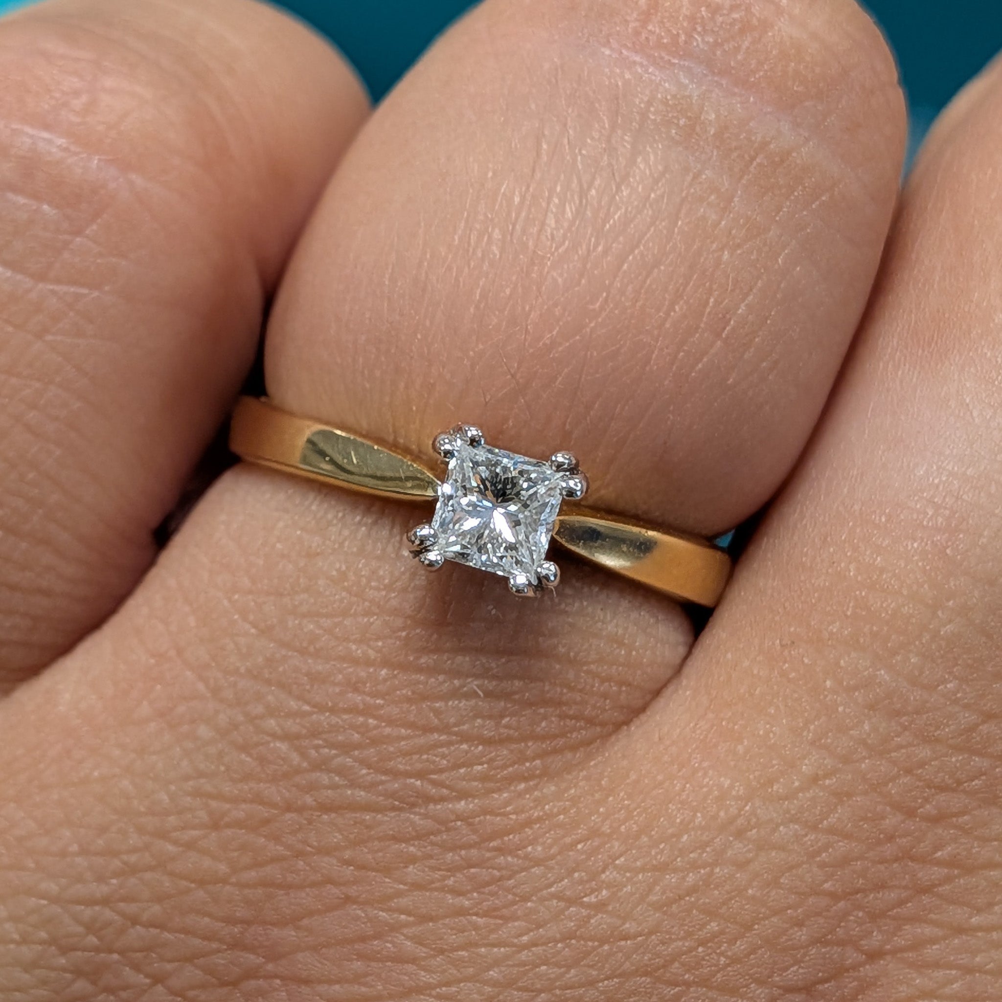 Princess Cut Diamond Solitaire Engagement Ring in 18ct Yellow Gold, 0.40ct