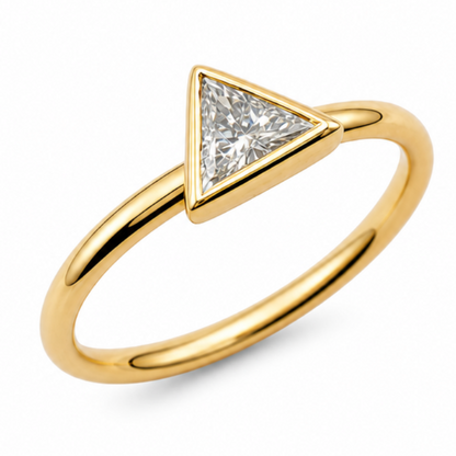 Trilliant Cut Diamond Solitaire Engagement Ring in 9ct Yellow Gold, 0.28ct