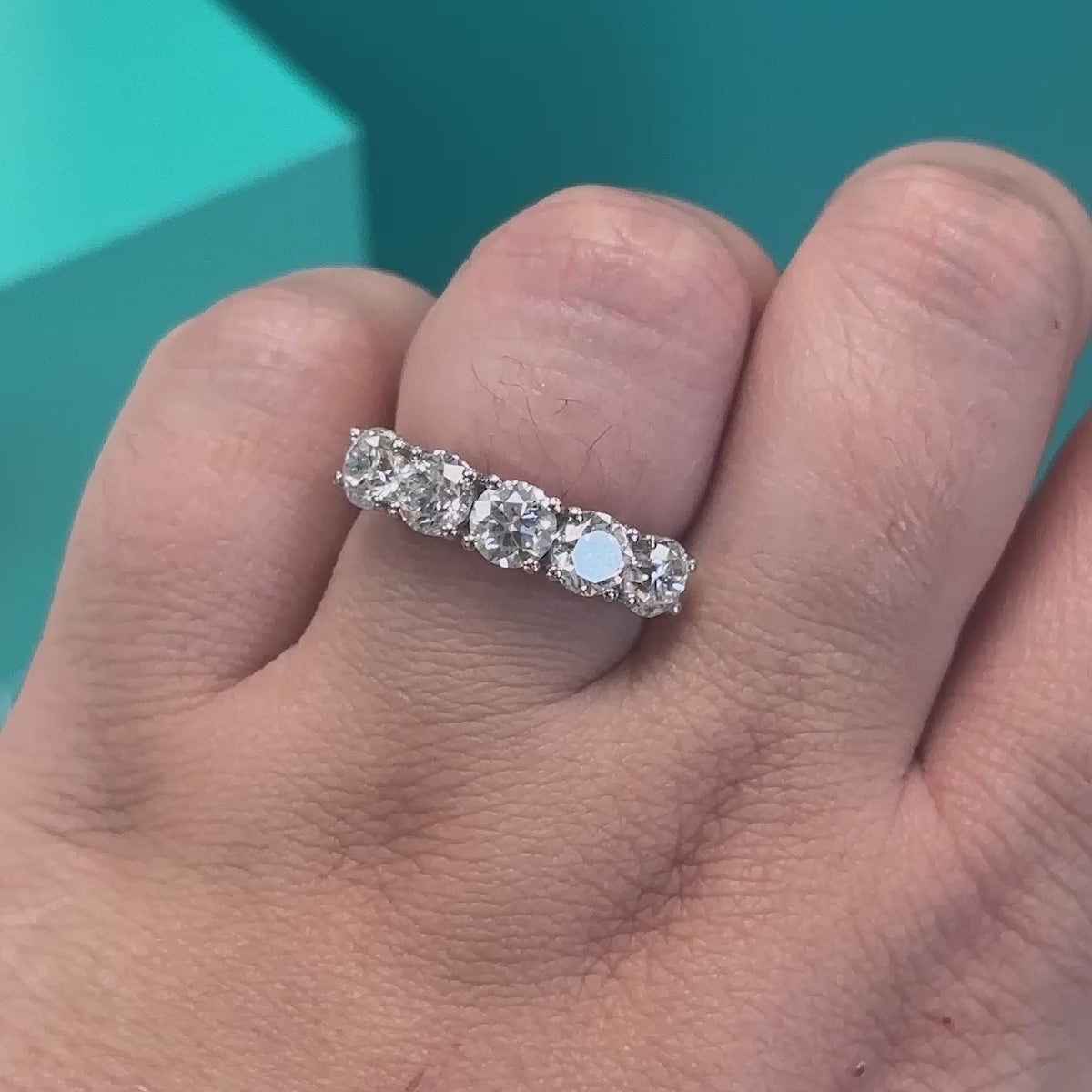 Diamond five stone ring in 18ct white gold, 2.61ct