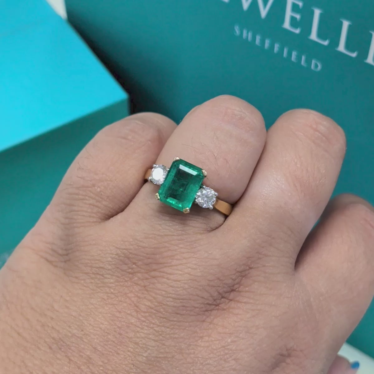 Emerald &amp; Diamond Three Stone Ring in 18ct Yellow Gold, 2.86ct
