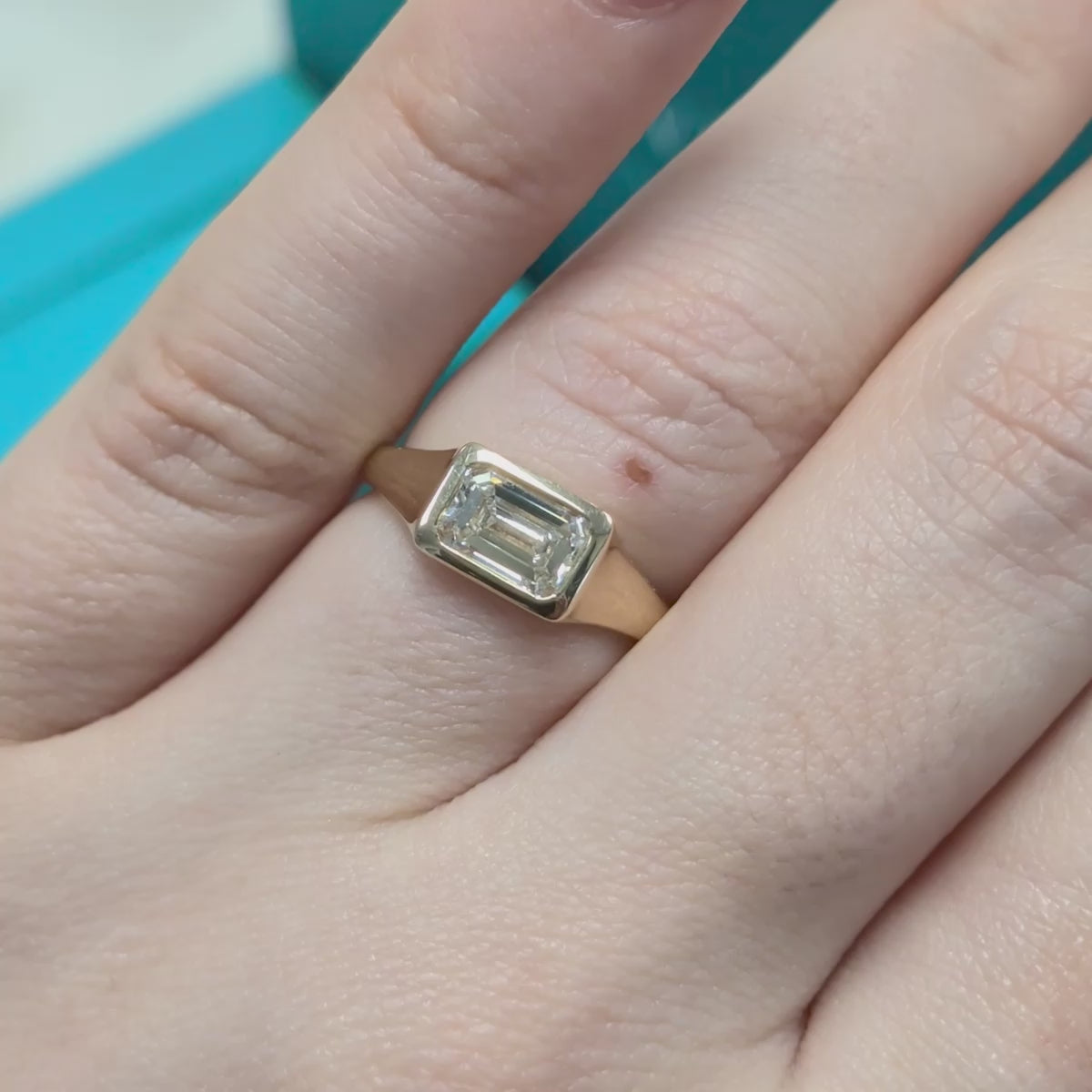 Laboratory Grown Emerald Cut Diamond Ring in 9ct Yellow Gold, 1.09ct