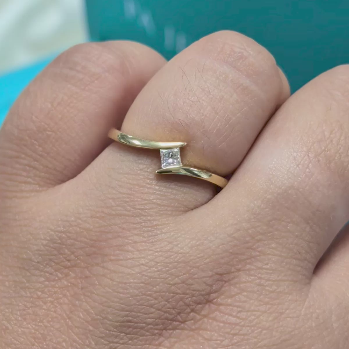 Diamond Semi-Tension Set Solitaire Engagement Ring in 18ct Yellow Gold, 0.15ct
