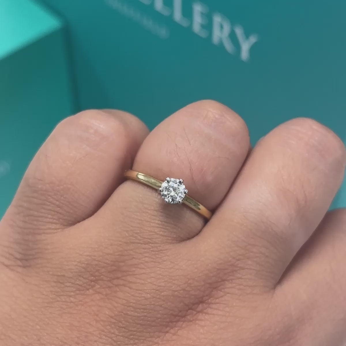 Brilliant cut diamond solitaire ring in 18ct gold and platinum, 0.40ct