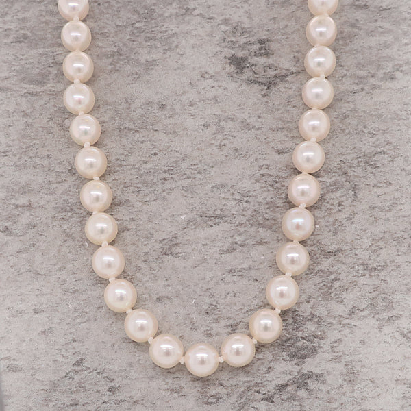 Cultured pearl necklace in 9ct gold