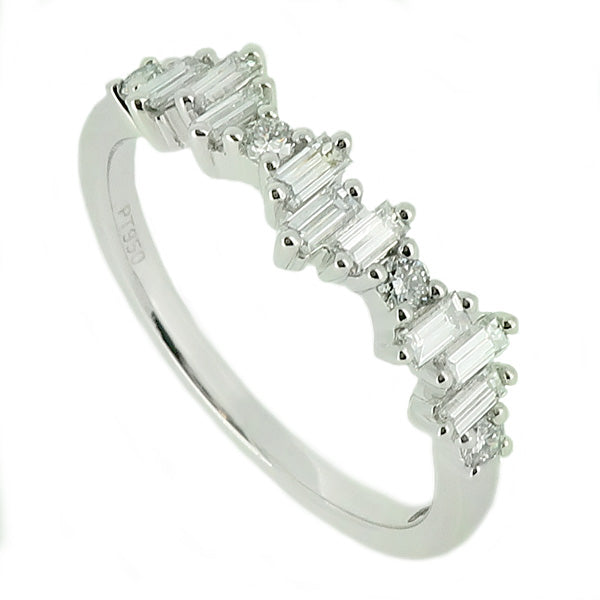 Baguette and brilliant cut zig-zag band ring in platinum, 0.40ct
