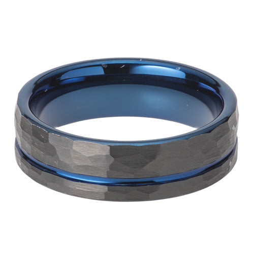 Hammered finish ring in tungsten carbide with black and blue IP plating