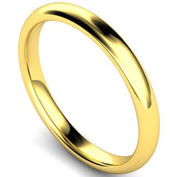 Edged traditional court profile wedding ring in yellow gold, 2.5mm width