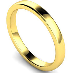 Edged slight court profile wedding ring in yellow gold, 2.5mm width